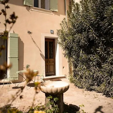 La Maison Du Bassin L'Isle-sur-la-Sorgue Exterior photo